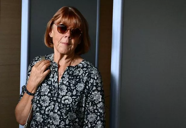 法国强奸案审判:Dominique Pelicot的女儿对父亲进行了严厉的描述