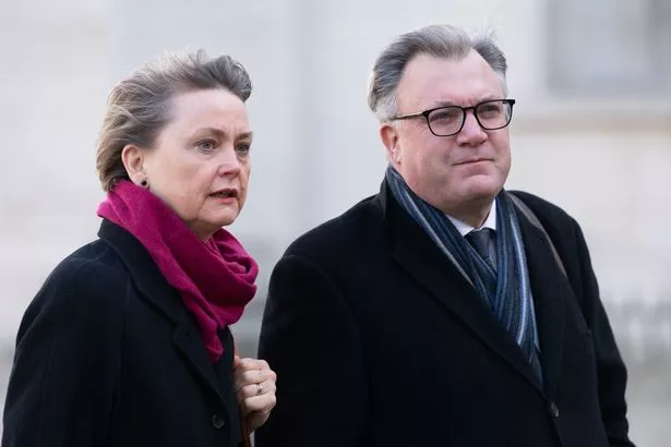 英国通信管理局(Ofcom)对其行为的投诉如潮水般涌来,埃德·鲍尔斯(Ed Balls)的GMB替代品“得到确认”