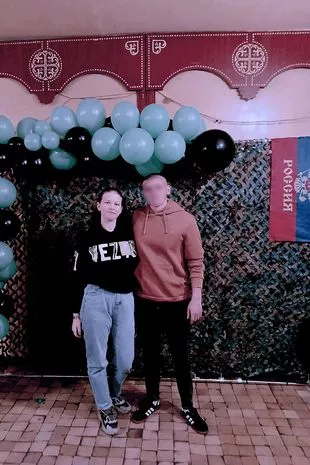 十几岁的女孩在男友面前被枪杀,因为猎人“错把她当成了鹿”