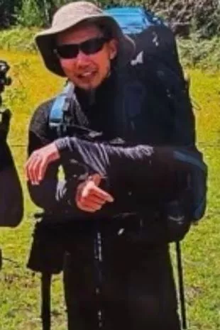 经过13天的追捕，失踪的徒步旅行者的头四个字被发现